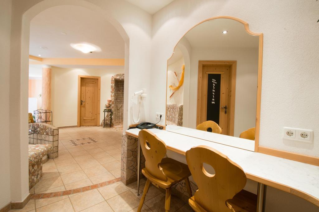 Garni Mathonerhof Hotel Ишгъл Стая снимка