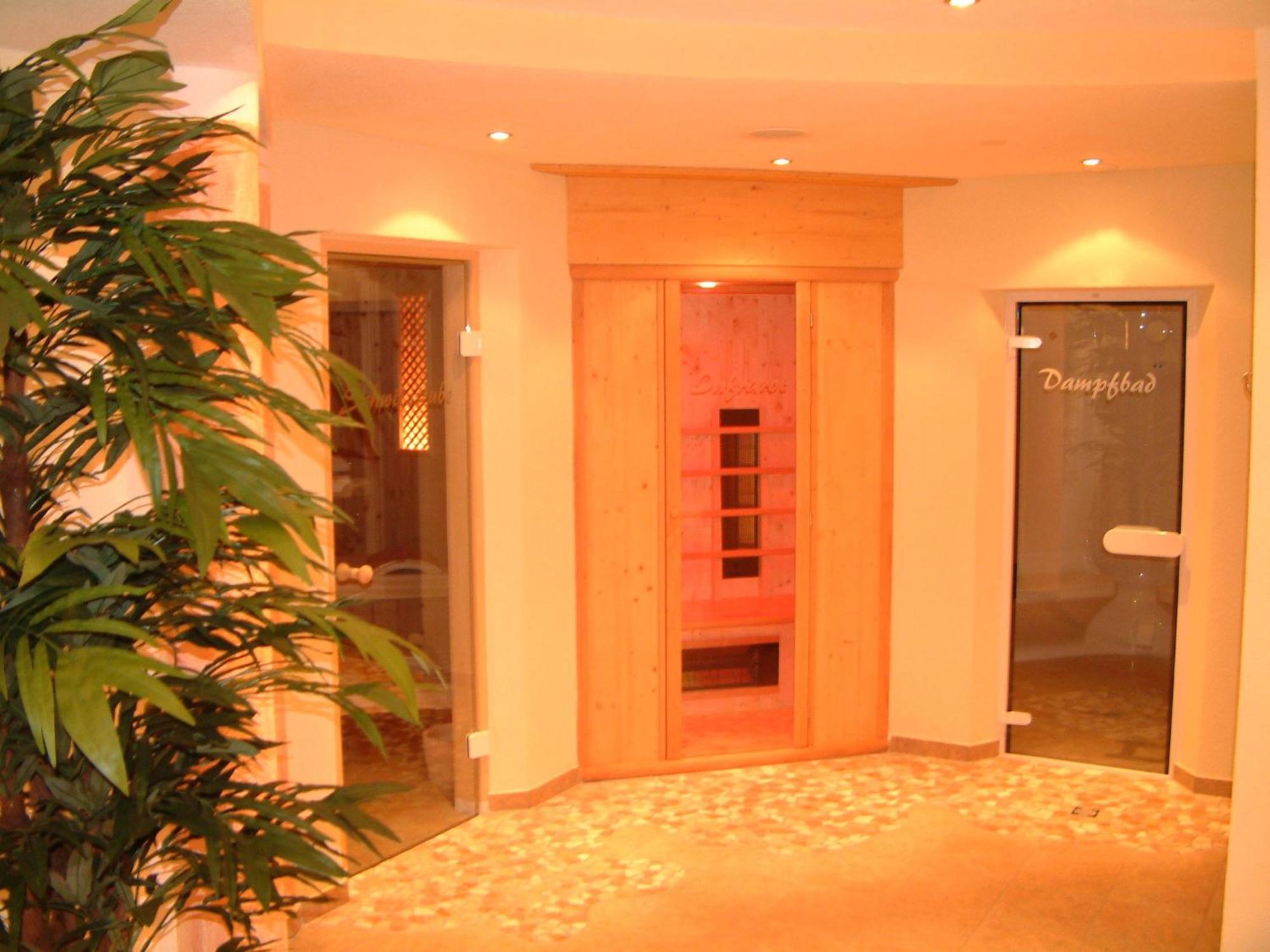 Garni Mathonerhof Hotel Ишгъл Екстериор снимка